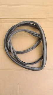 Mercedes-Benz C107 SLC rear screen rubber
