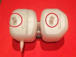 Mercedes-Benz W114/5/W108 brake master cylinder grommets