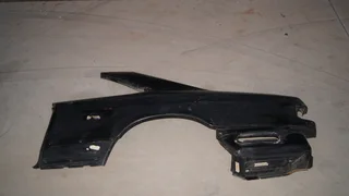 Mercedes-Benz SEC C126 rear fender