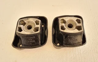 Mercedes-Benz W123 engine mount set