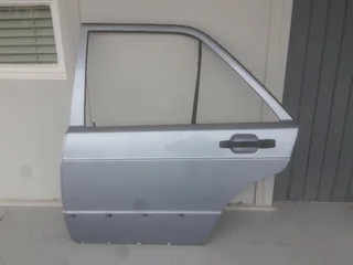 Mercedes-Benz 190E doors