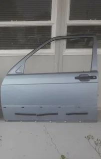 Mercedes-Benz 190E doors