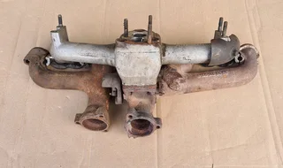 Mercedes-Benz W105 intake/exhaust manifold