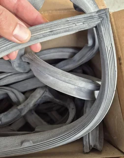 Mercedes-Benz W108 door rubber