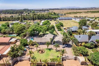 SMALLHOLDING in JOOSTENBERGVLAKTE - B &amp; B &#43;  FUNCTION VENUE..