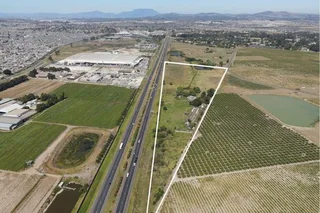 SMALLHOLDING - JOOSTENBERGVLAKTE -N1 - DEVELOPMENT GROUND