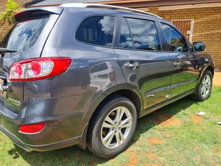 2010 Hyundai Santa Fe SUV