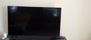 Lounge Suite And Hisense 58&#39; TV - New