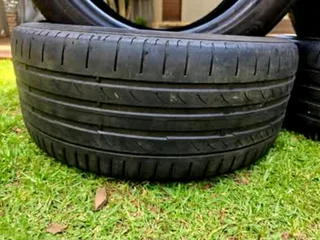 SET OF CONTINENTAL 225X45X17 RUNFLAT TYRES