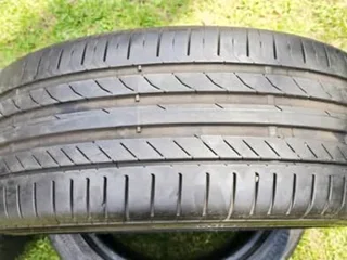 SET OF CONTINENTAL 225X45X17 RUNFLAT TYRES