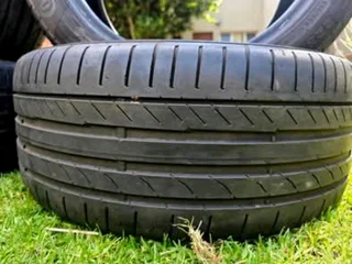 SET OF CONTINENTAL 225X45X17 RUNFLAT TYRES