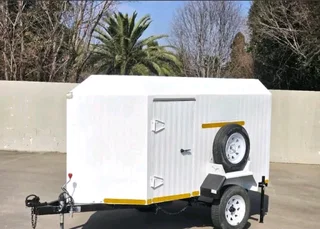 BOX TRAILER