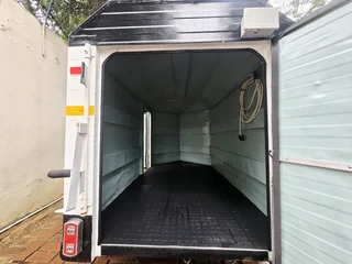 BOX TRAILER