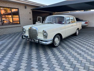 1966 Mercedes Benz 230S