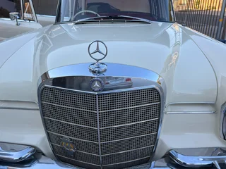 1966 Mercedes Benz 230S