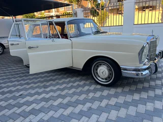 1966 Mercedes Benz 230S