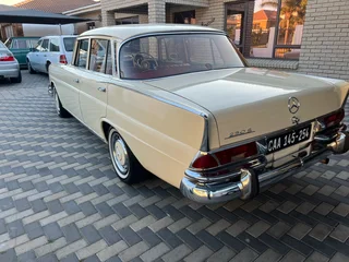 1966 Mercedes Benz 230S