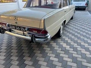 1966 Mercedes Benz 230S