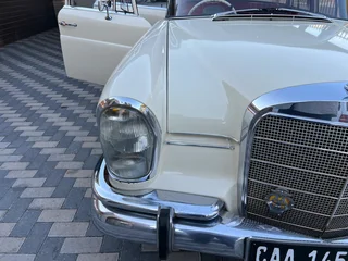 1966 Mercedes Benz 230S
