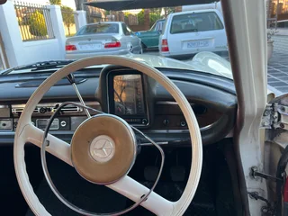 1966 Mercedes Benz 230S