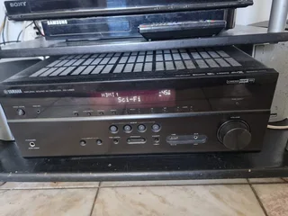 Yamaha RX-V685