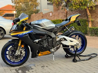 2019 Yamaha R1M with only 6000kms