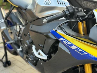 2019 Yamaha R1M with only 6000kms