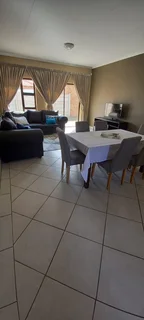 TO LET - OAK RIDGE - 3 Bedrooms 2 Bathrooms Double Garage