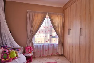 RIVERVIEW ESTATE - TO LET : 3 Beds /2 Baths