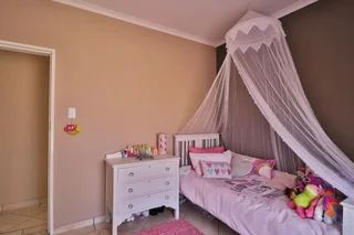 RIVERVIEW ESTATE - TO LET : 3 Beds /2 Baths