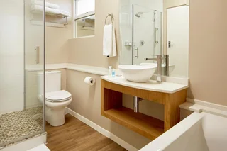 CAPE TOWN: MOUNT SIERRA:  1  BEDROOM; 3 SLEEPER EXCELLENT LOCATION. CLOSE TO ALL TOURIST ATTRACTIONS