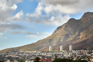 CAPE TOWN: MOUNT SIERRA:  1  BEDROOM; 3 SLEEPER EXCELLENT LOCATION. CLOSE TO ALL TOURIST ATTRACTIONS