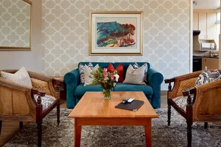 CAPE TOWN: MOUNT SIERRA:  1  BEDROOM; 3 SLEEPER EXCELLENT LOCATION. CLOSE TO ALL TOURIST ATTRACTIONS