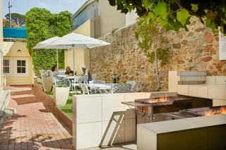 CAPE TOWN: HASTINGS HALL:  2  BEDROOM; 6 SLEEPER EXCELLENT LOCATION. CLOSE TO ALL TOURIST ATTRACTION