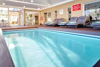 CAPE TOWN: MOUNT SIERRA:  1  BEDROOM; 3 SLEEPER EXCELLENT LOCATION. CLOSE TO ALL TOURIST ATTRACTIONS