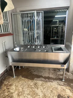 Restaurant takeaway catering equipment