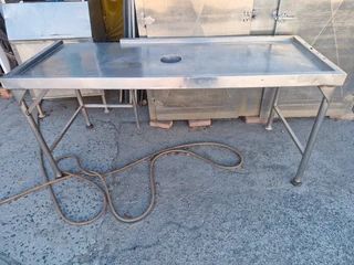 STAIMLESS STEEL SAUSAGE TABLE
