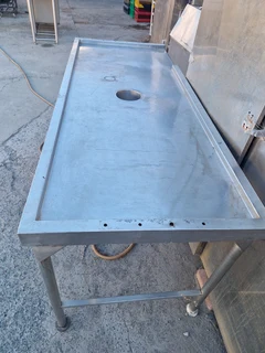 STAIMLESS STEEL SAUSAGE TABLE