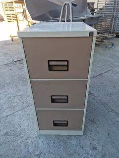 Three Drawer Filing Cabinet With Key