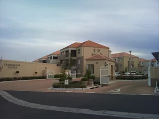 2 Bedroom apartment available in Vredekloof square