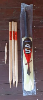 Cricket set for sale hardly used.