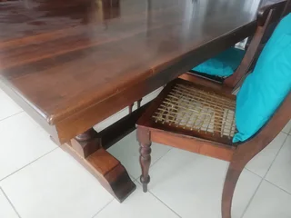 1930's Beautiful Stink wood Dining-room Table with Riempie Chairs!