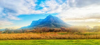 Devils Peak photograph from Liesbeek river