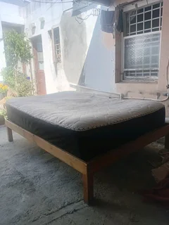 Bakery of Xmas gifts in great condition