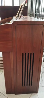 Can you play a Yamaha electric organ