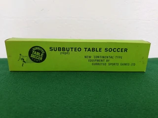 Subbuteo C105 Crouching Goalkeepers Set