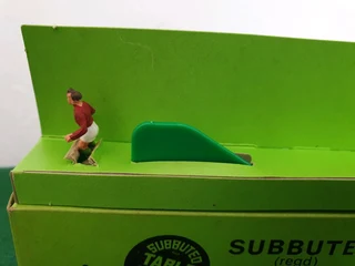 Subbuteo C105 Crouching Goalkeepers Set