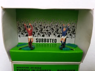 Subbuteo C132 Throw In Figures