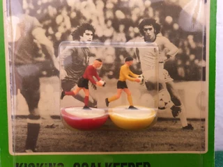 Subbuteo C203 Set Of Two Kicking Goalkeepers