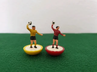 Subbuteo 2 Loose Throwing Goalkeepers